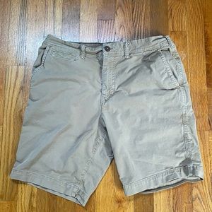 AEO Classic Next Level Flex Khaki Short